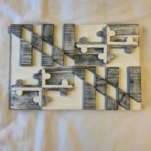 Wood sign/flag - Maryland - black and white
